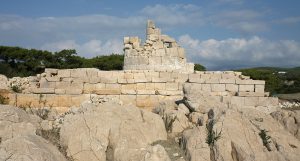 Patara dünyanın ilk deniz fenerine sahiptir.
