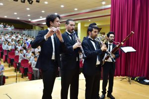 Anadolu Nefesli Beşlisi 638 Çocukla Çanakkale Türküsünü Çaldı