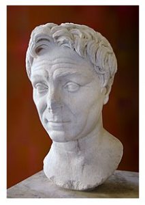 Publius Servilius Vatia Isauricus MÖ 130 - MÖ 44 yılları arasında yaşamıştır. Isauria Antik Kenti'nim bulunduğu Kilikya'ya Eyalet Vali olarak atanmış, MÖ 74 yılında Roma'ya dönüşü ise kendisi adına yapılan bir Zafer Takı ile nişanlanmıştır.