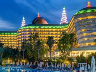 Delphin Hotels Lüksü, Konforu ve Aile Dostu Misafirperverliği Nasıl Birleştiriyor?